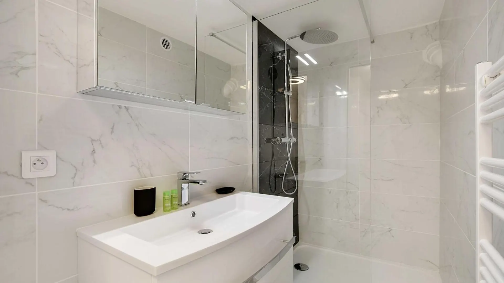 Apartment Cmg - Operagrands Magasins *